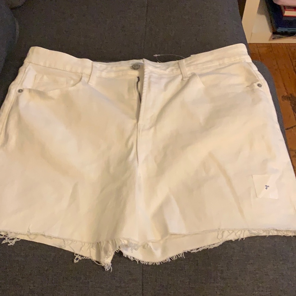 White Old navy shorts Jean shorts SIZE 14